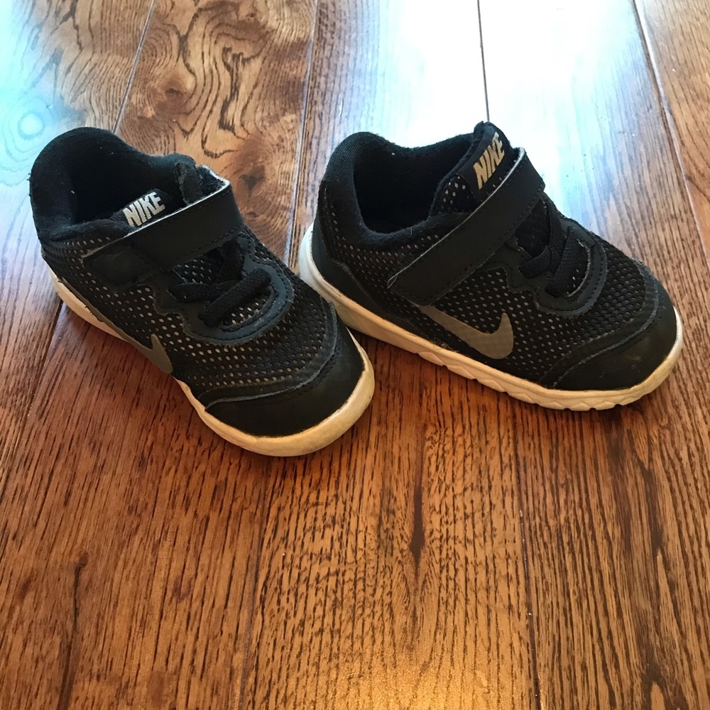 Toddler boy Nike 6c shoes